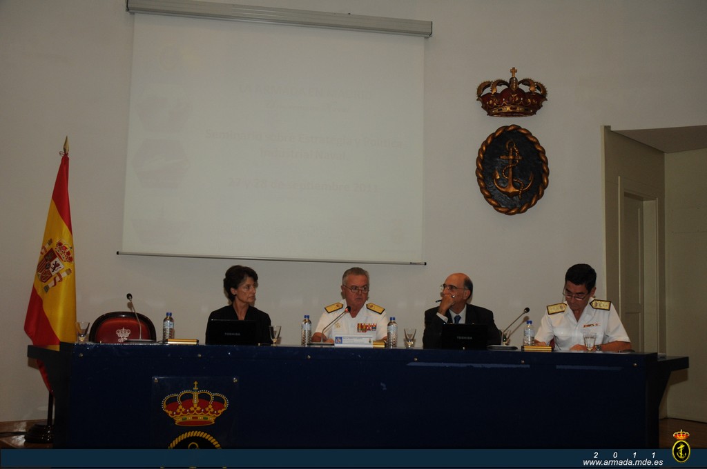 El almirante general Manuel Rebollo ha inaugurado en la tarde de hoy el Seminario sobre Estrategia y Política Industrial Naval